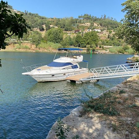 Aquadouro Yacht Radames - Sleep Boat Experience Hotell Castelo de Paiva Exteriör bild