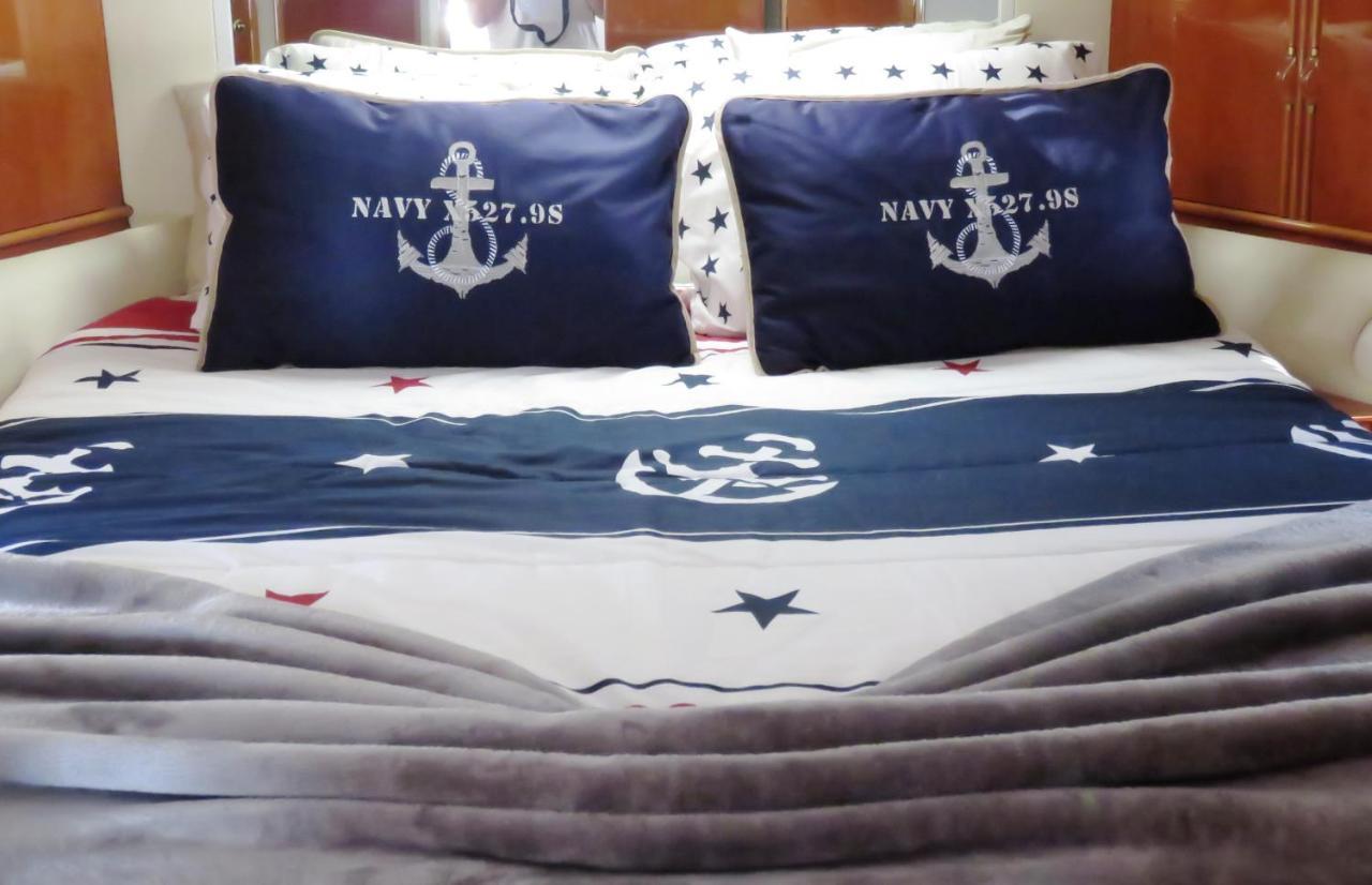 Aquadouro Yacht Radames - Sleep Boat Experience Hotell Castelo de Paiva Exteriör bild