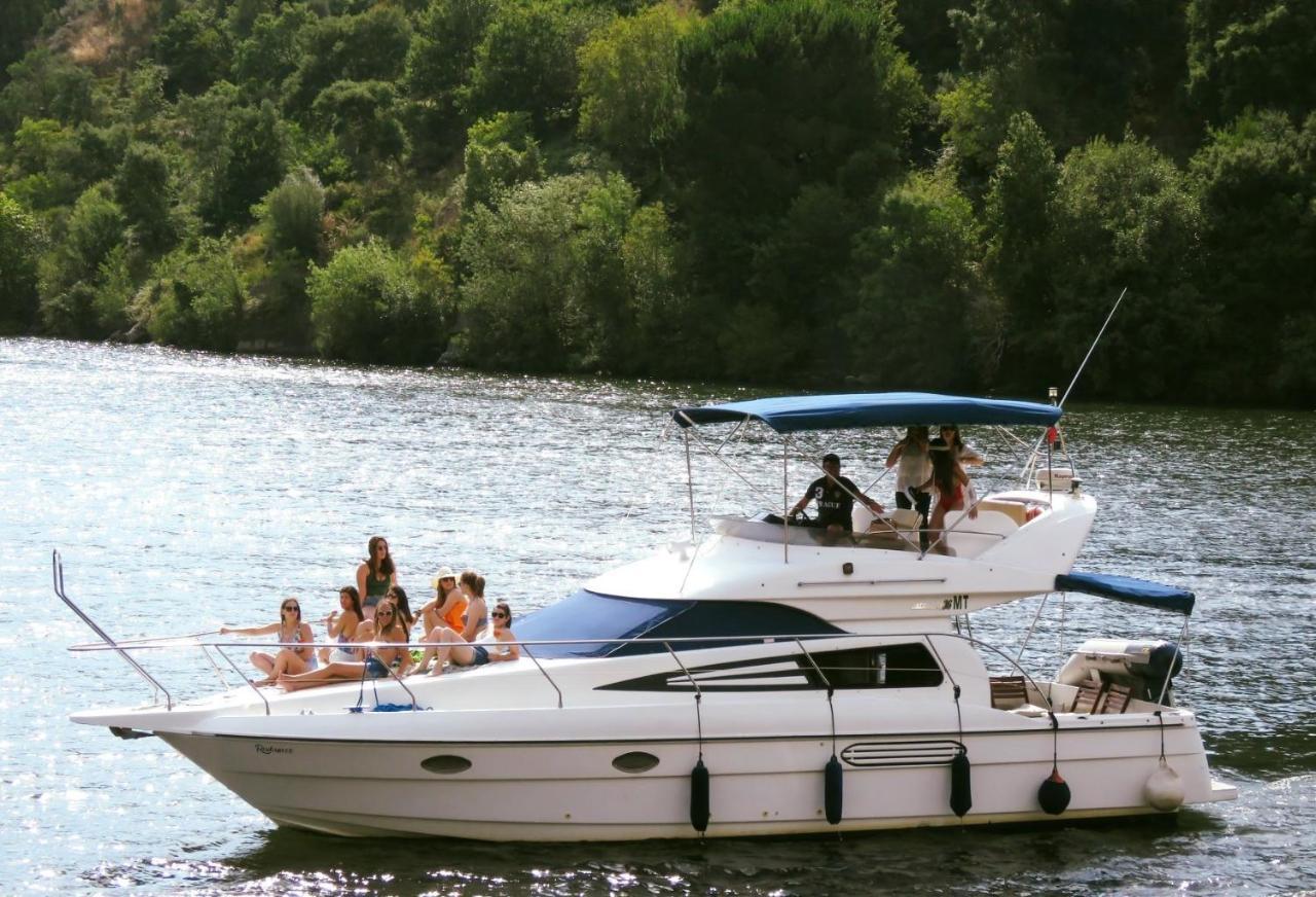 Aquadouro Yacht Radames - Sleep Boat Experience Hotell Castelo de Paiva Exteriör bild