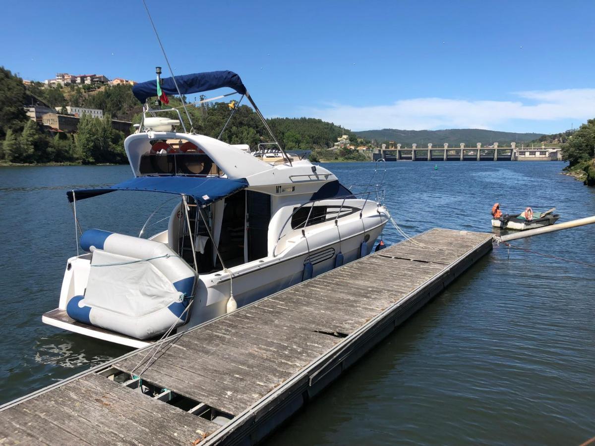 Aquadouro Yacht Radames - Sleep Boat Experience Hotell Castelo de Paiva Exteriör bild