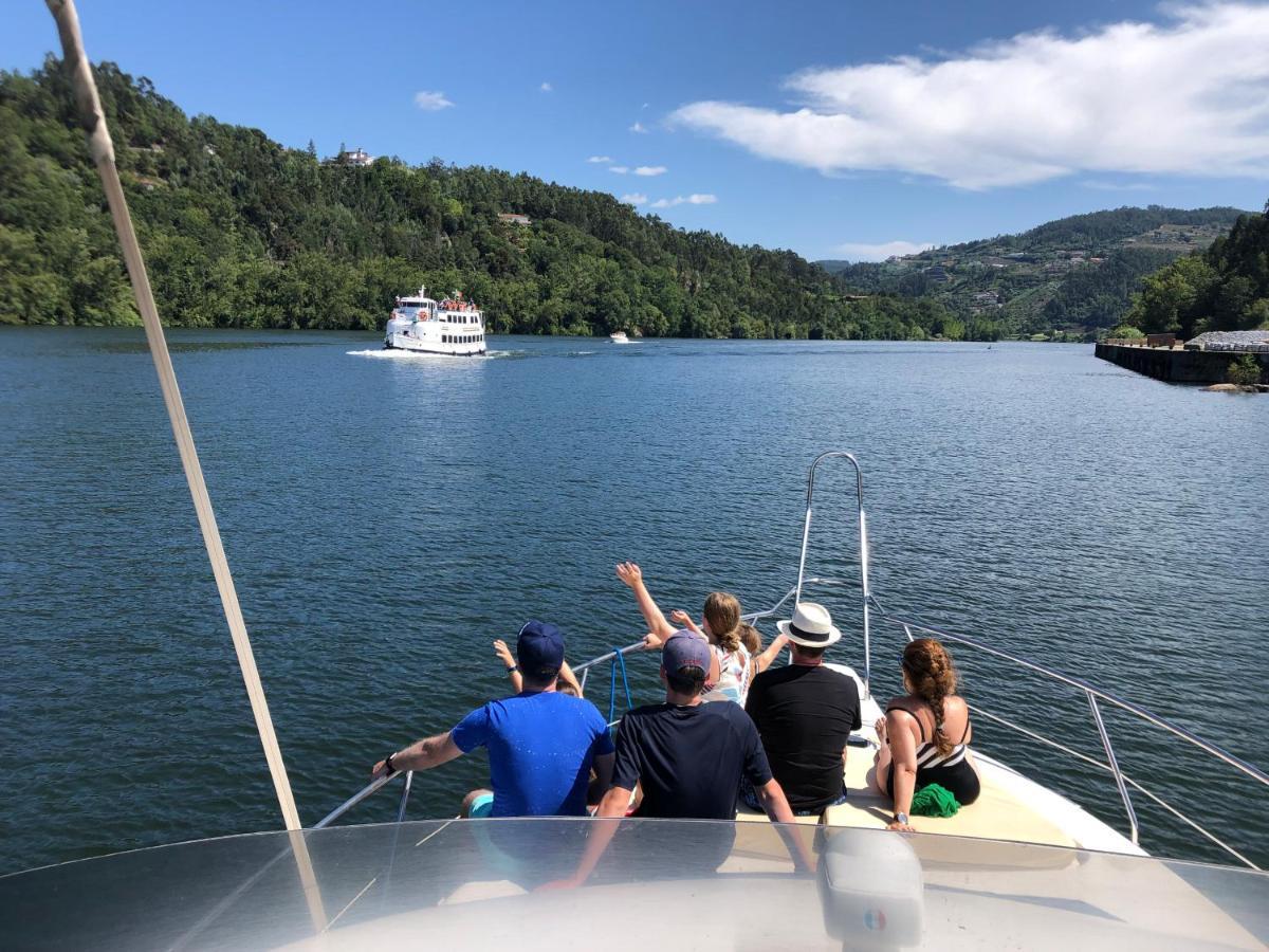 Aquadouro Yacht Radames - Sleep Boat Experience Hotell Castelo de Paiva Exteriör bild