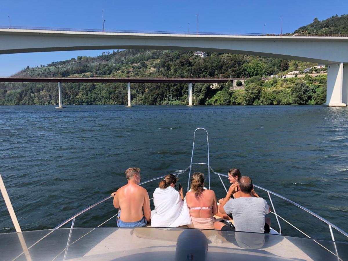 Aquadouro Yacht Radames - Sleep Boat Experience Hotell Castelo de Paiva Exteriör bild