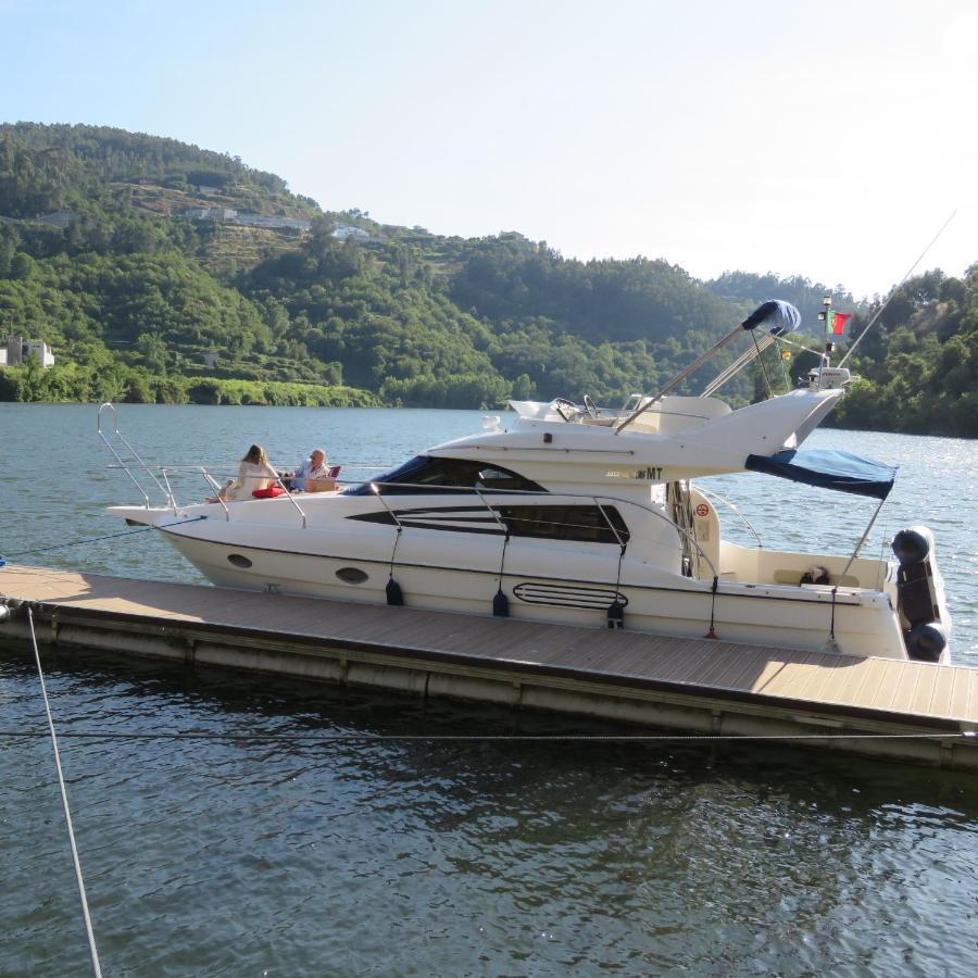 Aquadouro Yacht Radames - Sleep Boat Experience Hotell Castelo de Paiva Exteriör bild