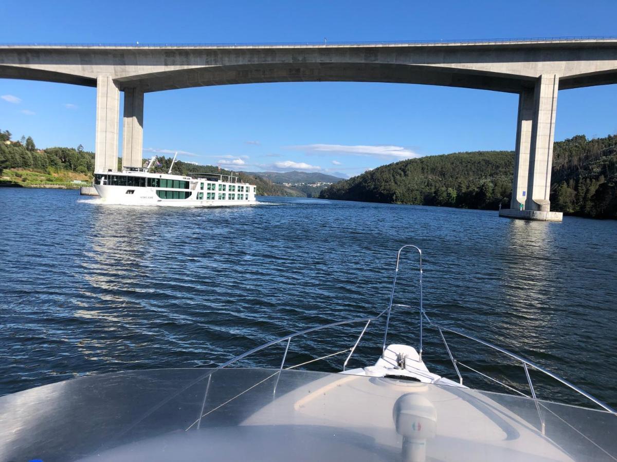 Aquadouro Yacht Radames - Sleep Boat Experience Hotell Castelo de Paiva Exteriör bild