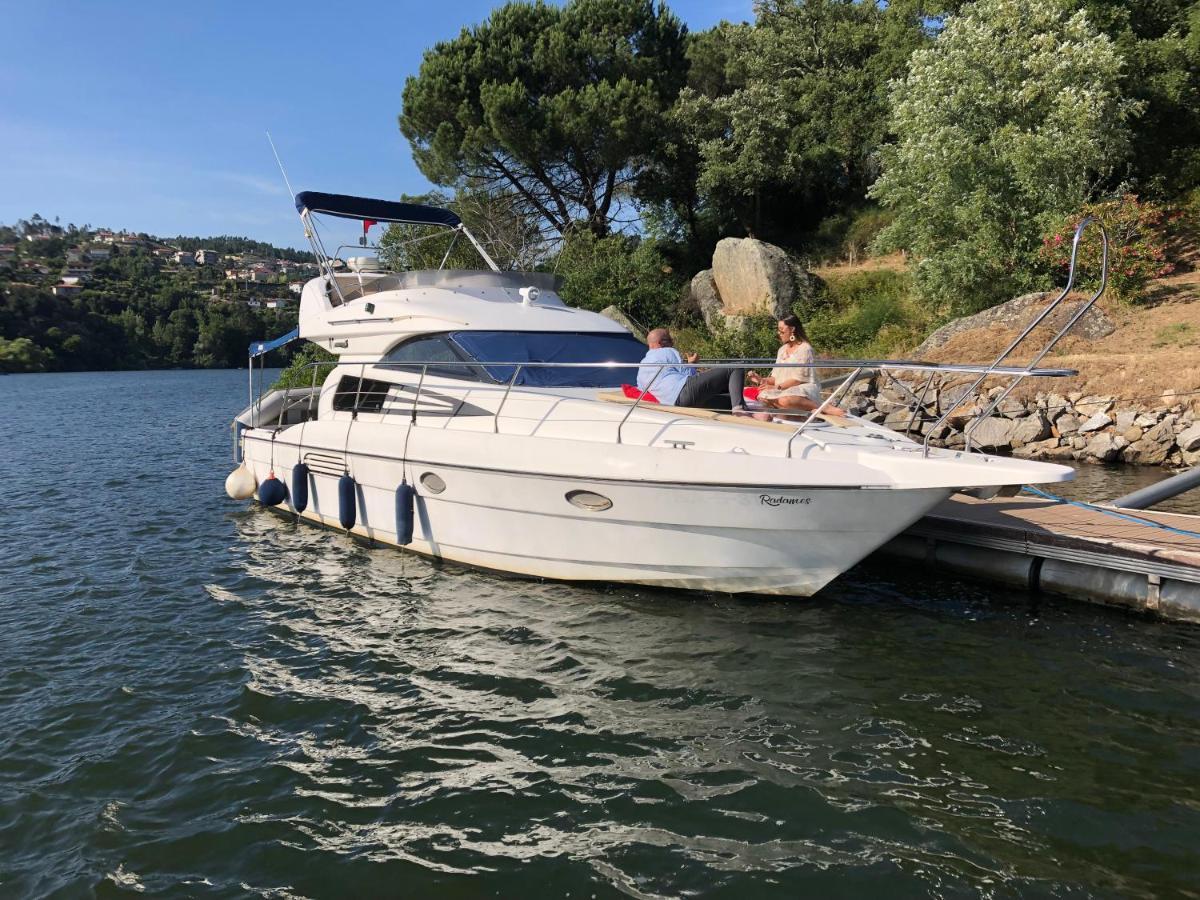 Aquadouro Yacht Radames - Sleep Boat Experience Hotell Castelo de Paiva Exteriör bild