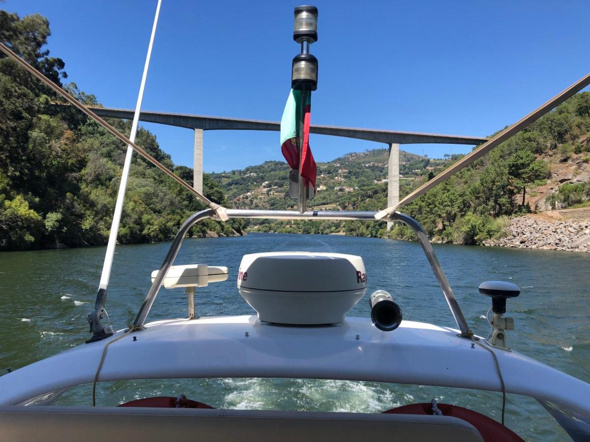 Aquadouro Yacht Radames - Sleep Boat Experience Hotell Castelo de Paiva Exteriör bild