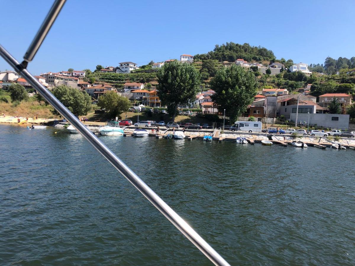 Aquadouro Yacht Radames - Sleep Boat Experience Hotell Castelo de Paiva Exteriör bild