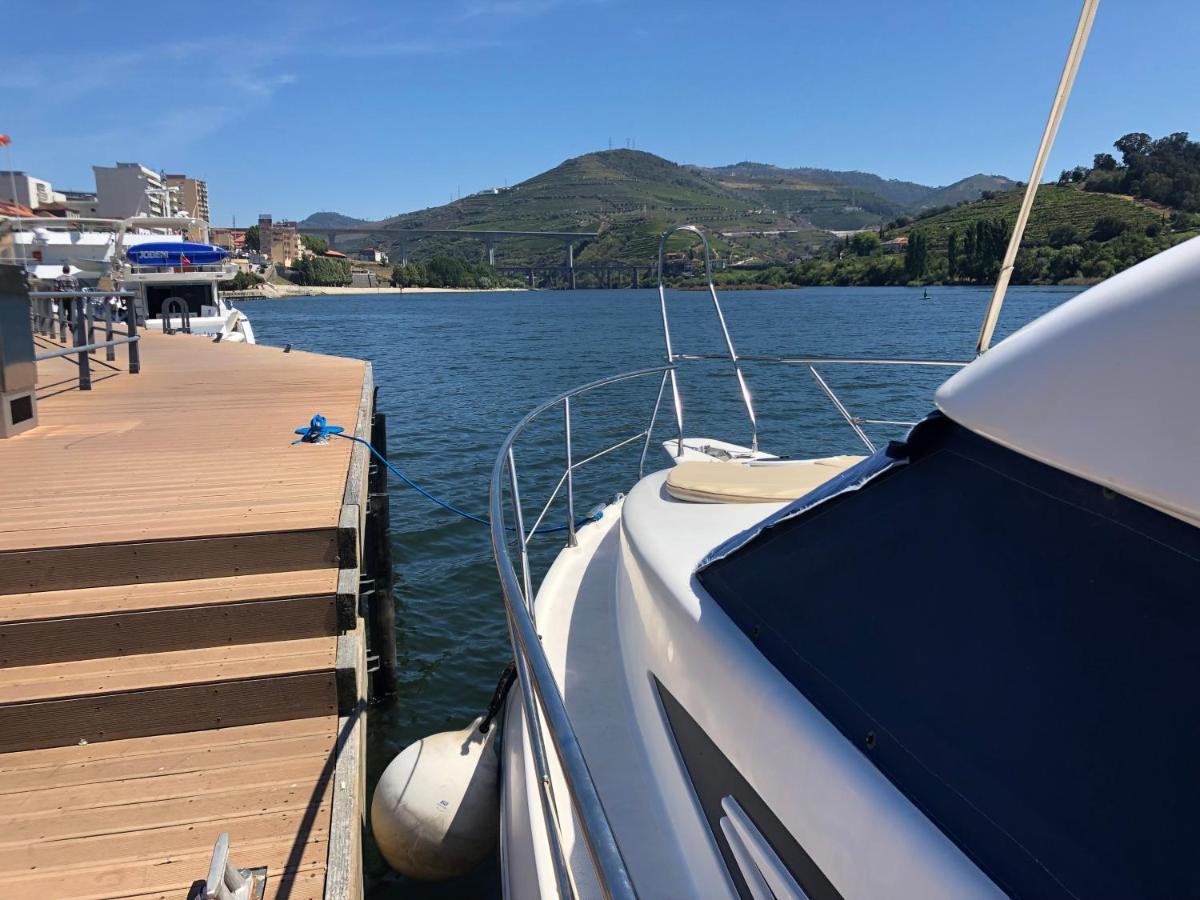Aquadouro Yacht Radames - Sleep Boat Experience Hotell Castelo de Paiva Exteriör bild