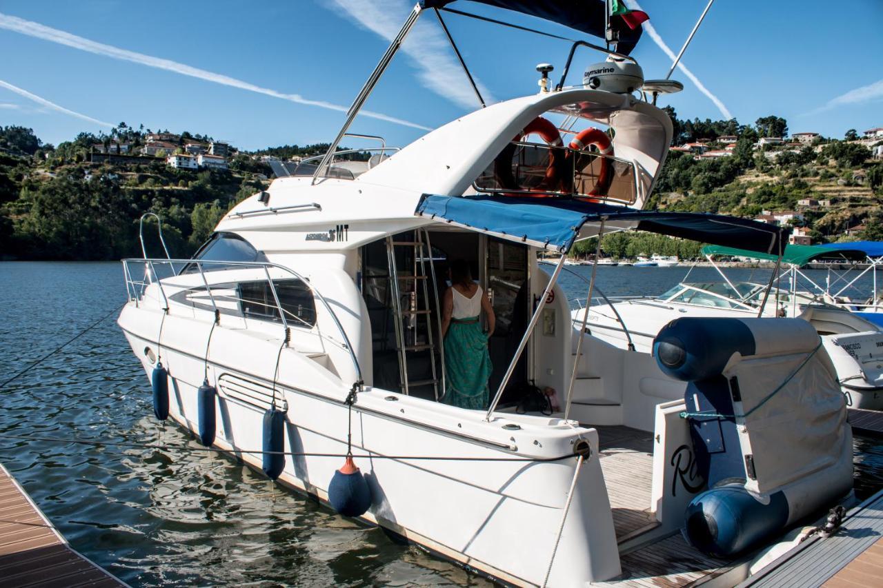 Aquadouro Yacht Radames - Sleep Boat Experience Hotell Castelo de Paiva Exteriör bild