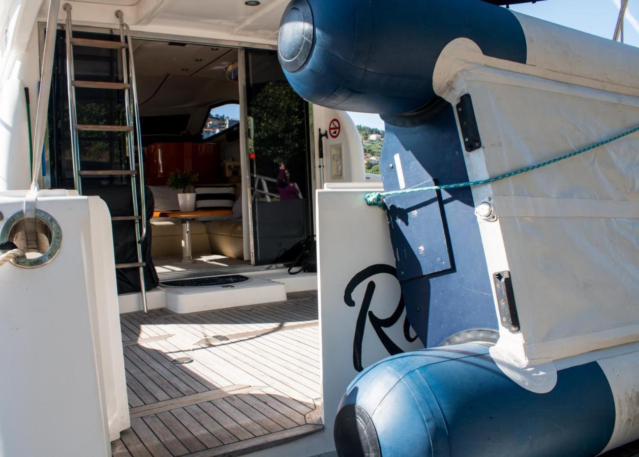 Aquadouro Yacht Radames - Sleep Boat Experience Hotell Castelo de Paiva Exteriör bild