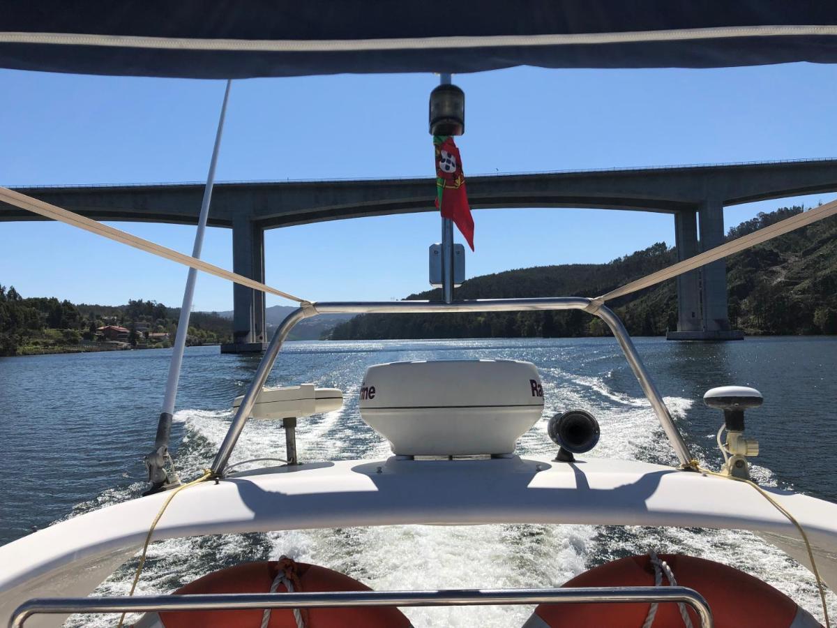 Aquadouro Yacht Radames - Sleep Boat Experience Hotell Castelo de Paiva Exteriör bild