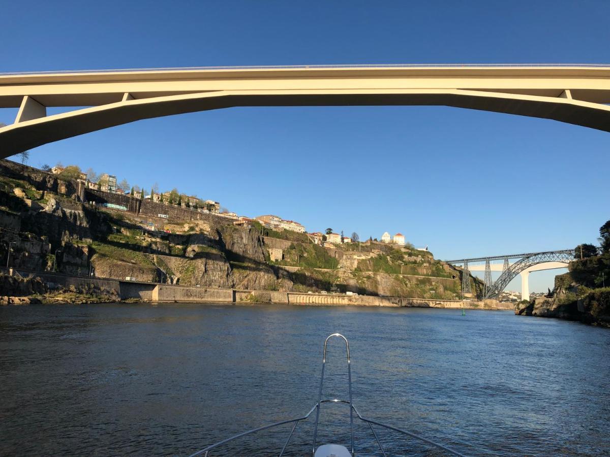 Aquadouro Yacht Radames - Sleep Boat Experience Hotell Castelo de Paiva Exteriör bild