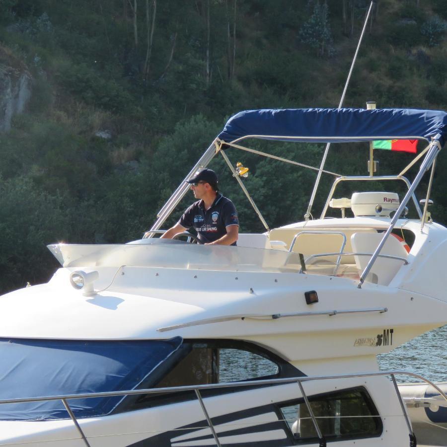 Aquadouro Yacht Radames - Sleep Boat Experience Hotell Castelo de Paiva Exteriör bild