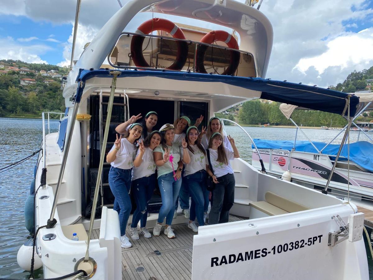 Aquadouro Yacht Radames - Sleep Boat Experience Hotell Castelo de Paiva Exteriör bild