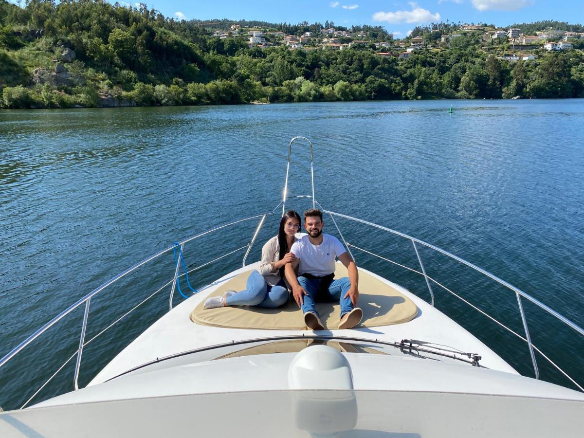 Aquadouro Yacht Radames - Sleep Boat Experience Hotell Castelo de Paiva Exteriör bild