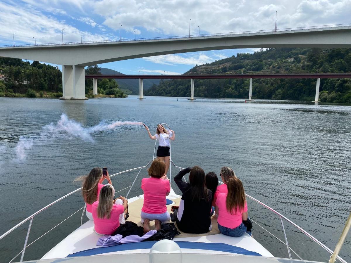 Aquadouro Yacht Radames - Sleep Boat Experience Hotell Castelo de Paiva Exteriör bild